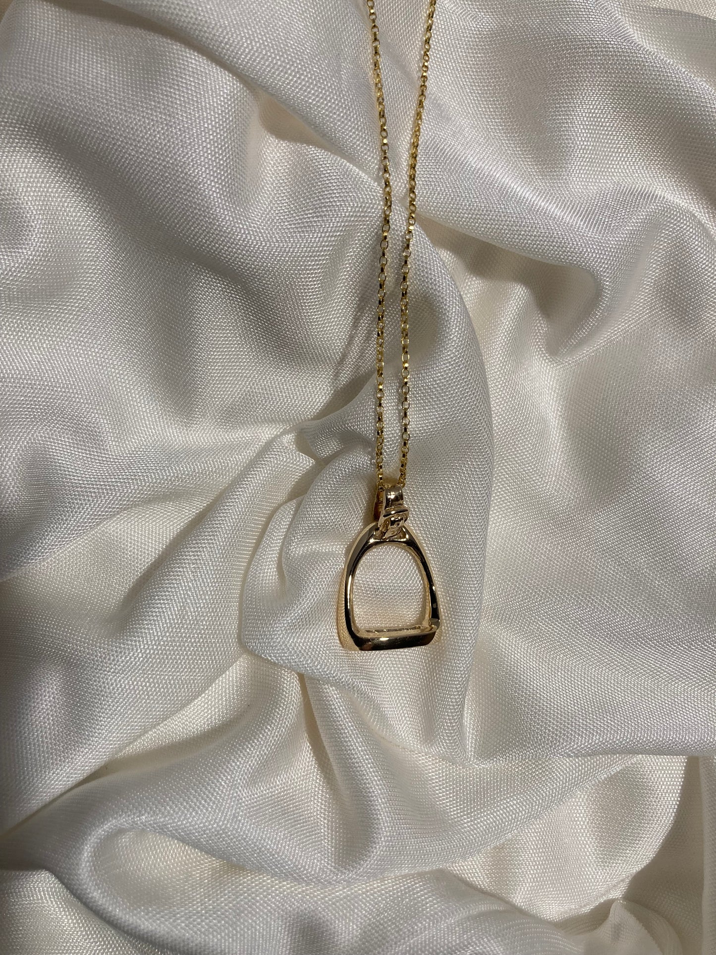 14k Gold Stirrup Pendant