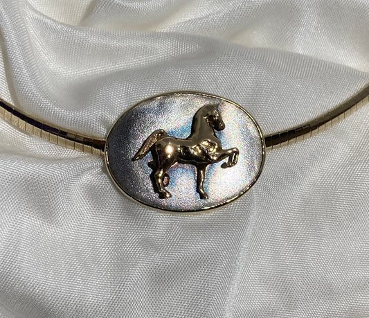 18k Gold Walk-Trot Horse on Silver Disc